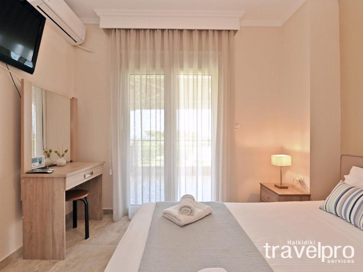 Villa Iris By Rentalspro Services - Agios Mamas Beach Exterior foto